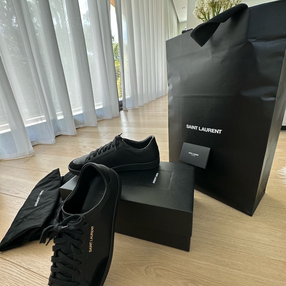 Saint Laurent Andy Low-Top Leather Sneakers - Picture 7 of 10
